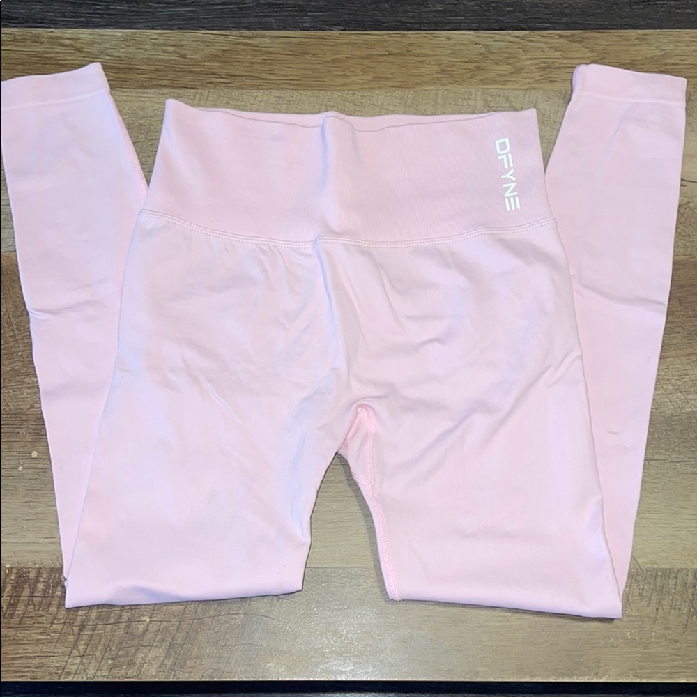 Womens DFYNE Dynamic Pink Leggings